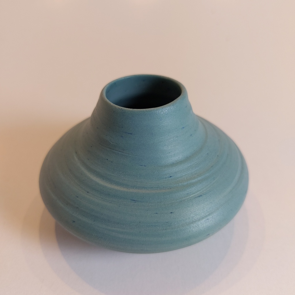 turquoise vaasje - ingekleurde porselein, dia 11 cm H 7 cm